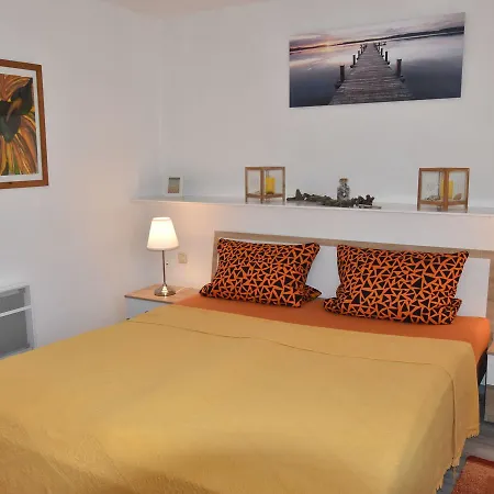 Сasa de vacaciones Modern Bungalow In Kropelin With Meadows Nearby *