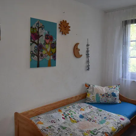 Сasa de vacaciones Modern Bungalow In Kropelin With Meadows Nearby *