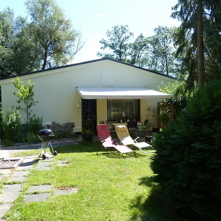 Сasa de vacaciones Modern Bungalow In Kropelin With Meadows Nearby *