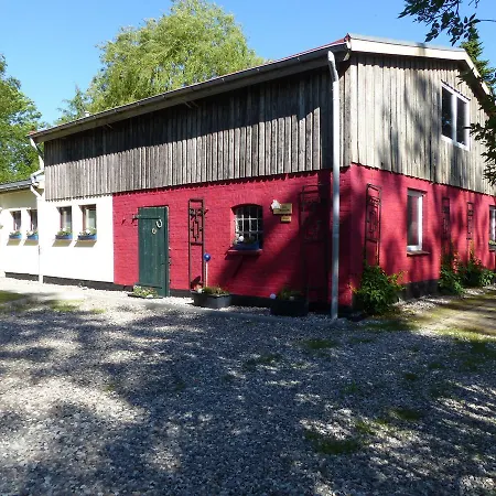 Сasa de vacaciones Modern Bungalow In Kropelin With Meadows Nearby *